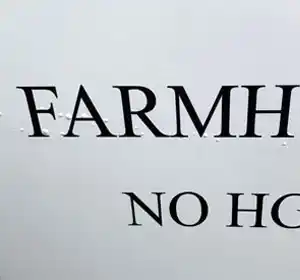 Example of problem of bubbles on a painted sign