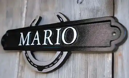 Cast Iron Horseshoe Sign
