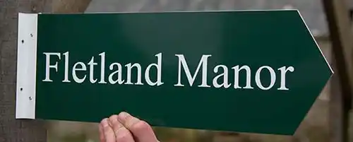 Simple cost effective arrow sign T-Channel Arrow Sign