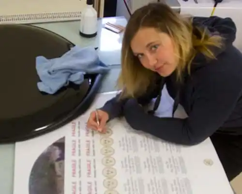 Anna is a vinyl applicator Anna Skinner